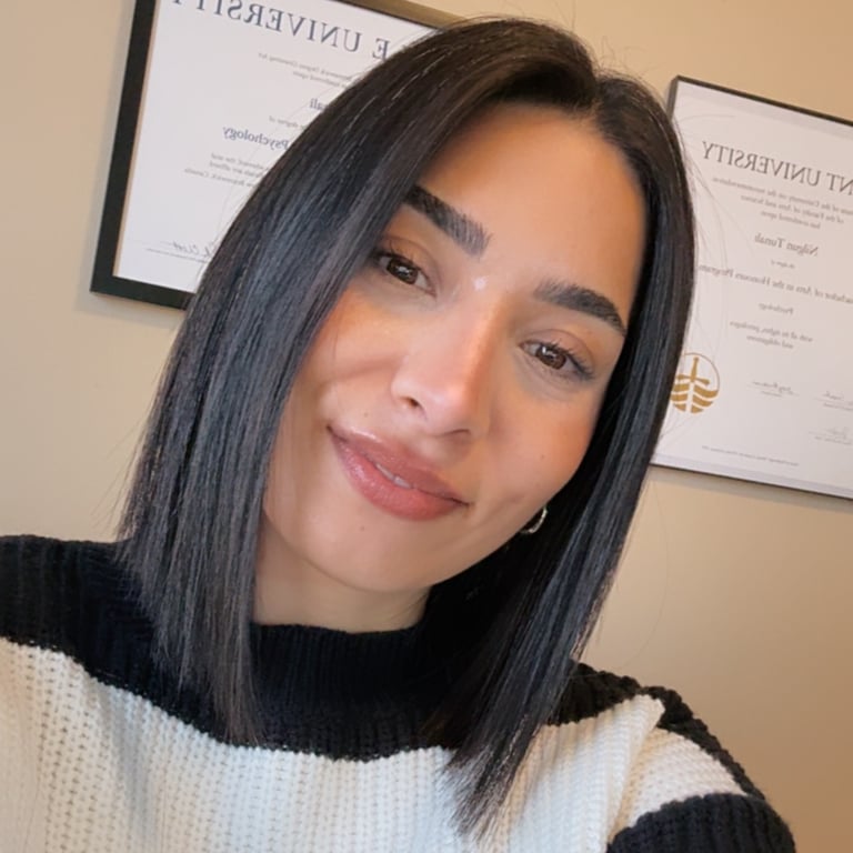 Nilgun Tunali, Female therapist in Toronto, Ontario